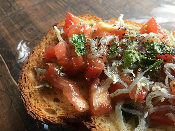 玄米パン トマトちりめんいりこオリーブ和え