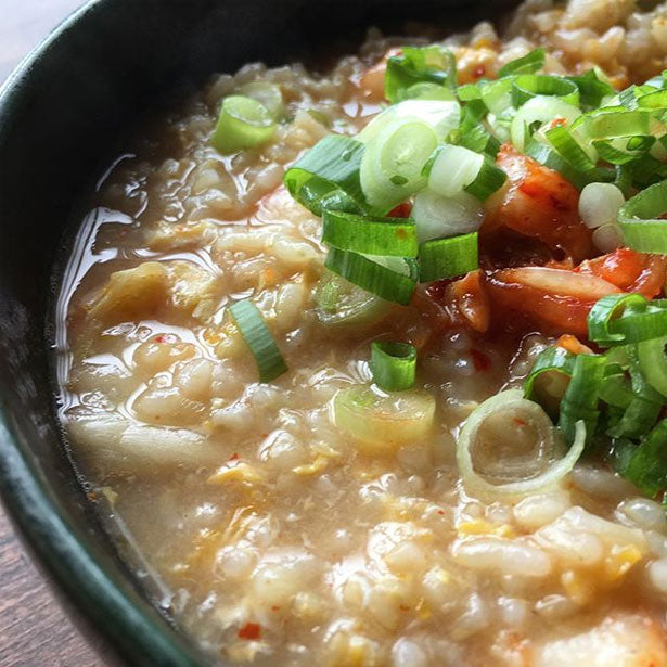 暑い時には 熱いものを と 言うことで 玄米キムチ雑炊