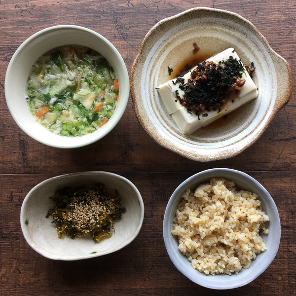 玄米ごはん　もろみ豆腐　ワカメふりかけ　ゴマ高菜　野菜スープ